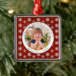 Winter Snowflakes Foto Grandma Grandpa Metalen Ornament<br><div class="desc">Winter Snowflakes Foto Love You Grandma and Grandpa bevat uw favoriete foto omringd door sneeuwvlokken. Het ornament is gepersonaliseerd met naam. Alle tekst kan worden bewerkt. Onze sjabloon van het ornament maakt het heel eenvoudig om je ornament te personaliseren. Als u het verder zou willen personaliseren, te gebruiken gelieve de...</div>