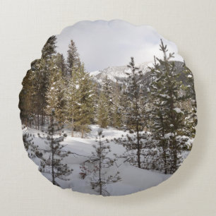 Winter Snowy Mountain Scene in Montana Rond Kussen