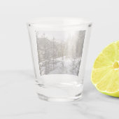 Winter Snowy Mountain Scene in Montana Shot Glas (Achterkant)