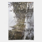 Winter Snowy Mountain Scene in Montana Theedoek (Verticaal)