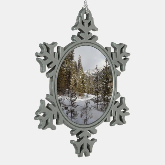Winter Snowy Mountain Scene in Montana Tin Sneeuwvlok Ornament (Links)