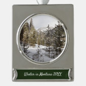 Winter Snowy Mountain Scene in Montana Verzilverd Banner Ornament (Voorkant)