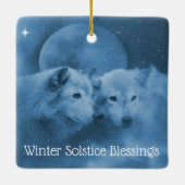 Winter Solstice Wolven in sneeuw met moonbloesem Keramisch Ornament (Achterkant)
