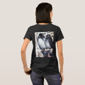 WINTER-TORTELDUIFJES IN SNEEUW Black en White Teke T-shirt (Achterkant volledig)