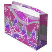 Winter Trees Paarse cadeautas groot (Achterkant Gekanteld)