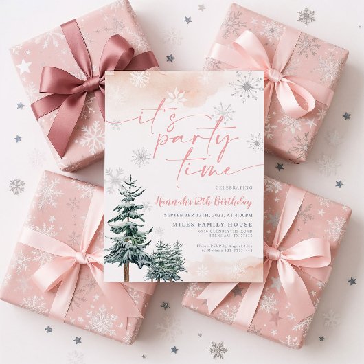 Winter verjaardag uitnodiging, het is feest tijd kaart