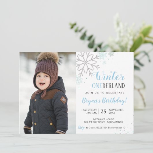 Winter Verjaardag wonderland foto uitnodiging (Staand voorkant)