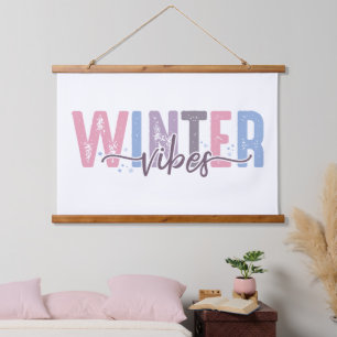 Winter Vibes - zachte pasteltypografie Hangend Wandkleed