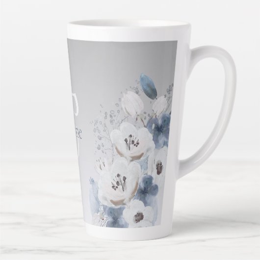 Winter Waterverf Bloemmonogram gepersonaliseerd Latte Mok (Rechts)