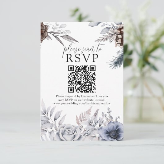 Winter Weddenschap Pine Cone QR Website RSVP Card (Staand voorkant)