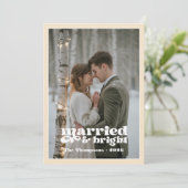 Winter White & Champagne Passen getrouwd Kerst Feestdagenkaart (Staand voorkant)