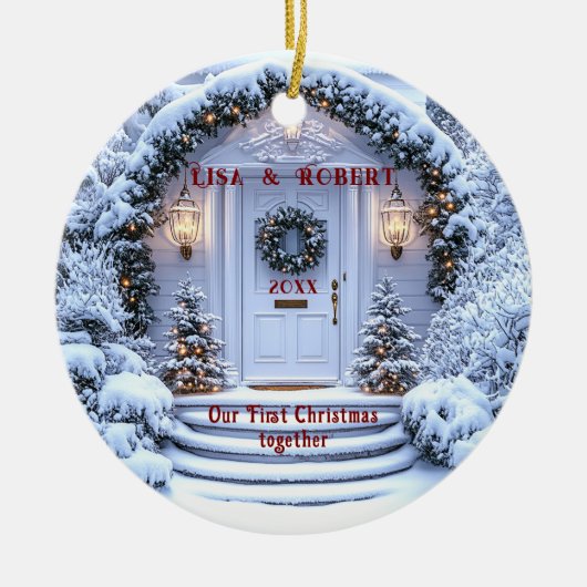 Winter Witte Deur Krans Eerste Kerstmis Samen Keramisch Ornament (Voorkant)