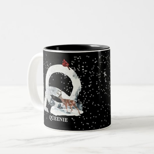 Winter Wonderland Alphabet Q Monogram | Snow Wolf Tweekleurige Koffiemok (Voorkant links)