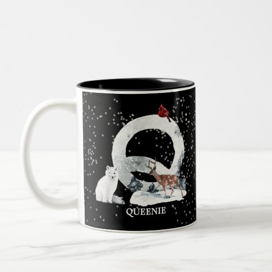Winter Wonderland Alphabet Q Monogram | Snow Wolf Tweekleurige Koffiemok (Links)