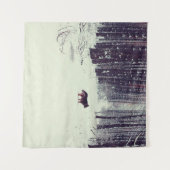 Winter Wonderland: besneeuwd dennenbos Wandkleed (Voorkant (horizontaal))