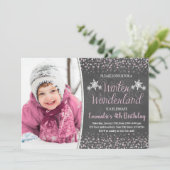 Winter Wonderland Birthday Uitnodiging met foto (Staand voorkant)