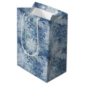 Winter Wonderland Blauw ijzig patroon Medium Cadeauzakje (Achterkant Gekanteld)