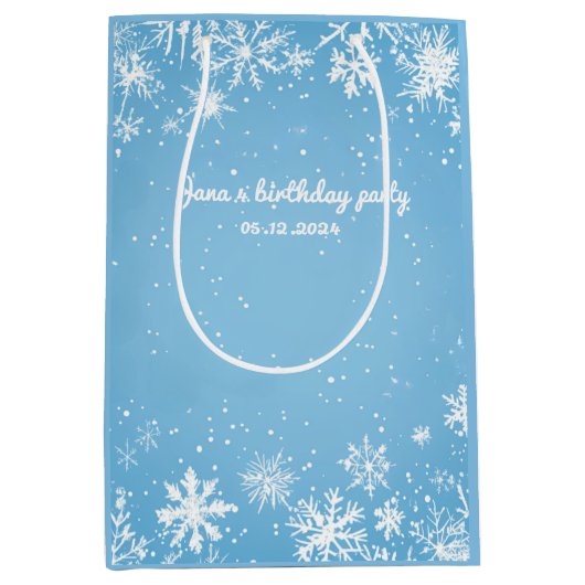 Winter Wonderland Blue Snowflake Birthday Medium Cadeauzakje (Voorkant)