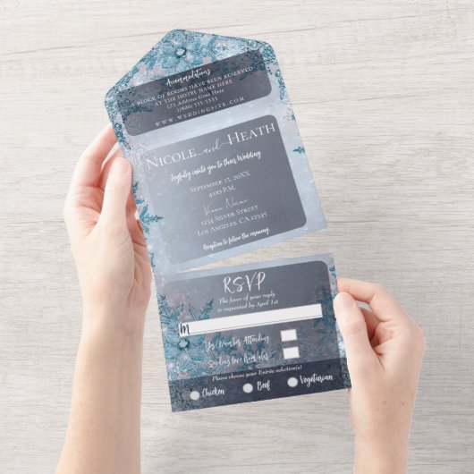 Winter Wonderland Blue Snowflakes Weddenschap All In One Uitnodiging (Afscheurbaar)