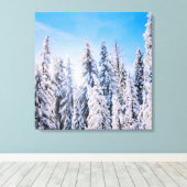 Winter Wonderland Pine Trees in sneeuw Canvas Afdruk (Insitu (Houten vloer))