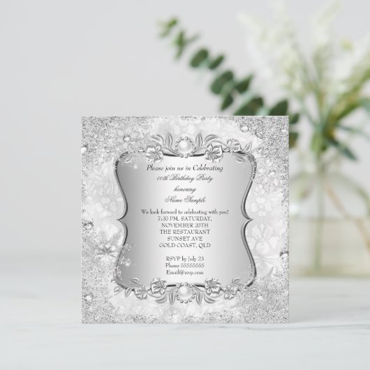 Winter Wonderland Silver Snowflake Birthday Kaart (Staand voorkant)
