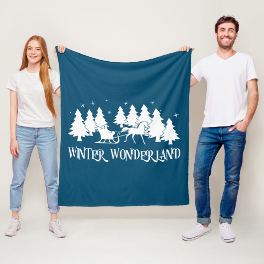 Winter Wonderland Sleigh Ride Scene Fleece Deken (In situ)