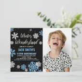 Winter Wonderland Verjaardag Uitnodigingen Zwart F (Staand voorkant)
