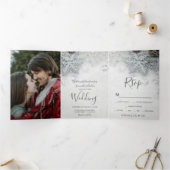 Winter wonderland zilversneeuwtypografie bruiloft drieluik uitnodiging (Binnen)