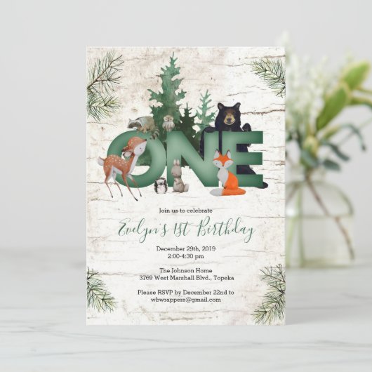 Winter Woodland 1e verjaardagsfeest uitnodiging (Staand voorkant)
