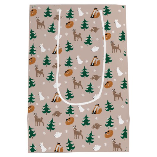Winter Woodland Animals Snow Covered Trees Pattern Medium Cadeauzakje (Achterkant)
