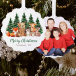 Winter Woodland Dieren Waterverf Vrolijk kerstfees Ornament Kaart<br><div class="desc">Een kerstontwerp met bos / bosdieren thema. Er is een groep schattige bosdieren geschilderd in waterverf: een rode vos, een bruin beer, een egel, een hert, een uil en een konijn., met groene dennenbomen met sneeuw erachter. De tekst "Vrolijk kerstfeest" is in groen handschrift, de naamdatum in kleinere grijze letters....</div>
