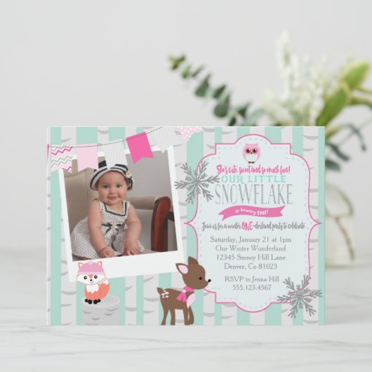 Winter Woodland Onderland Verjaardagsuitnodiging Kaart (Staand voorkant)