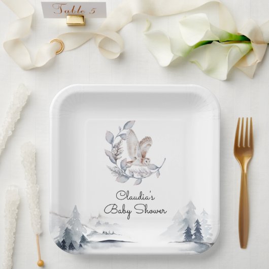 Winter Woodland Uil Modern Script Baby shower Papieren Bordje (Huwelijk)