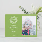 Winter Wreater Monogram Holiday Fotokaart | Groen Feestdagenkaart (Staand voorkant)