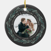 Winter Wreath | Eerste kerstfoto met huwelijk Keramisch Ornament (Achterkant)