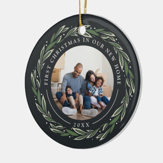 Winter Wreath | Eerste Kerstmis in ons nieuwe huis Keramisch Ornament (Links)