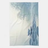 Winter Zen: Foggy Lake Balance Theedoek (Verticaal)