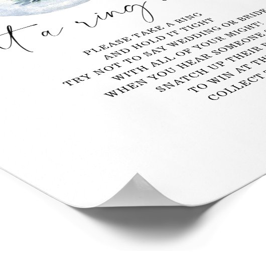 Winter zette een ring op het poster van het spel (Hoek)