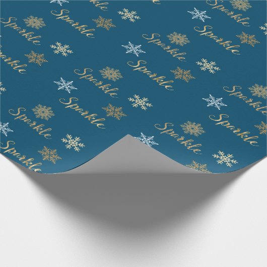 Winterblauw goud glitter Sparkle Snowflakes Cadeaupapier (Hoek)