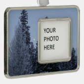 Winterbomen in het landschap van Dawn Montana Verzilverd Omlijst Ornament (Rechts)