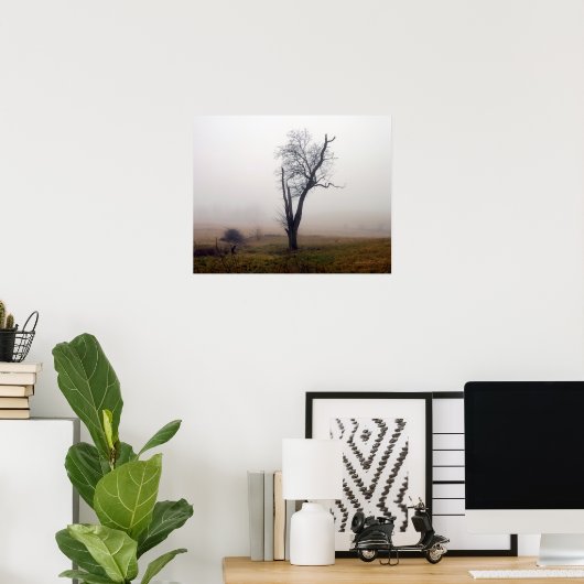 Winterboom in Foggy Meadow #2 Poster (Thuiskantoor)