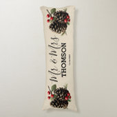 Winterdennenappels & Bessen Gezinsdekpillow Lichaamskussen (Voorkant Verticaal)