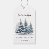 Winterdennenbos Sneeuw in Liefde Vrijgezellenfeest Cadeaulabel (Achterkant)