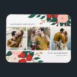 Winterfleschemicaliën | Holiday-foto Magneet<br><div class="desc">Show van 3 van je favoriete foto's met onze Winter Botanicals-fotomagneet. De vakantiemagneet is voorzien van 3 van uw foto's in wit omhuld met bouquets van rode en roze bloemen, groene bladeren en gouden accenten. Pas de magneten van de douanefoto aan door een douanegroet, jouw naam & het jaar toe...</div>