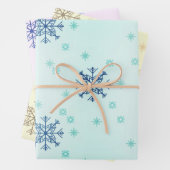 Winterkerst Snowflakes Blauwe Gele sneeuw Inpakpapier Vel (In situ)