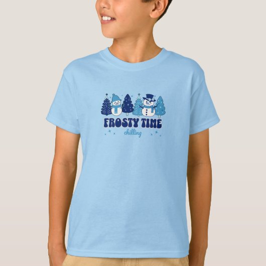 Winterkerstbomen en sneeuwpoppen Frosty Time T-shirt (Voorkant)