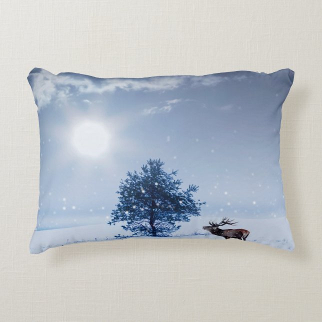 Winterlandschap in blauwe kleur. Eenzame boom en w Accent Kussen (Voorkant)