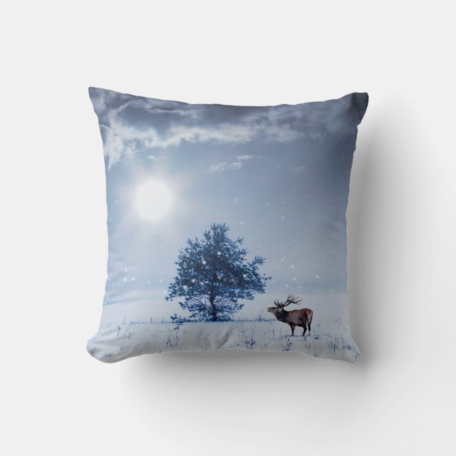 Winterlandschap in blauwe kleur. Eenzame boom en w Kussen (Voorkant)