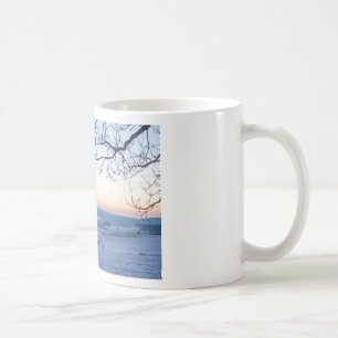 Winterlandschap in Duitsland in de ochtend Koffiemok