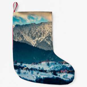 Winterlandschap in het Karpatische gebergte. Bran, Kleine Kerstsok